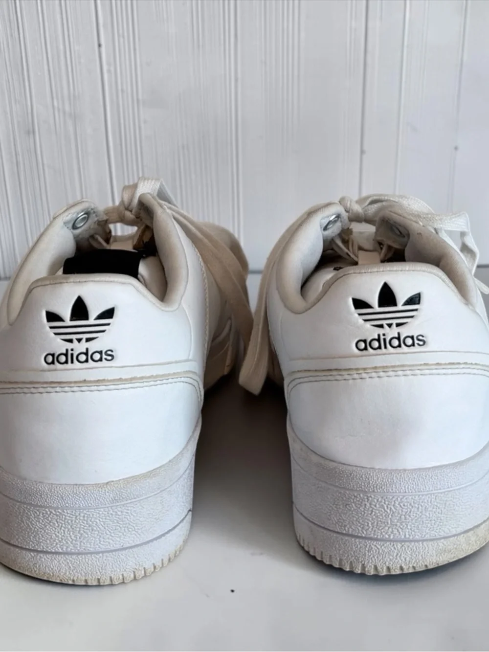 Adidas Court Tourino White Sneakers - Size Men’s 8.5 (H02177)